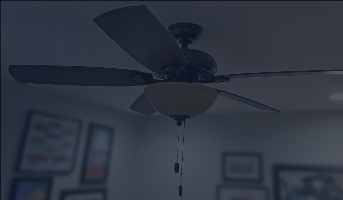 Ceiling Fan with Clockwork Rotation